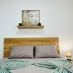 Adriana By Adriatic Living *