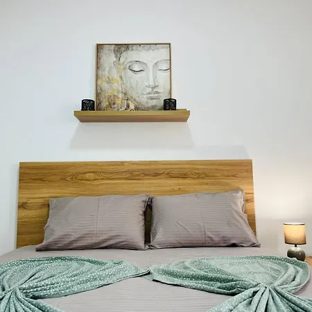 Adriana By Adriatic Living *